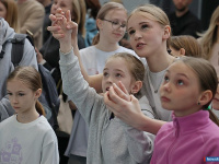 ����� 200 ���������� ��������� � ����� �� ������������