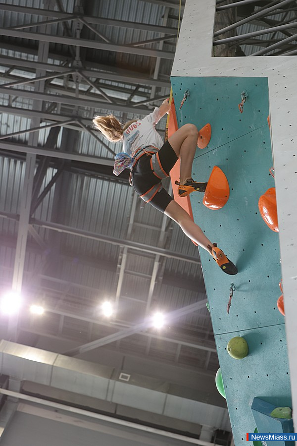 ����� 200 ���������� ��������� � ����� �� ������������. ���������� �� ������, ����������, ������� � ������� ����������� �� ������ ����������