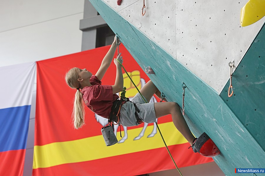 ����� 200 ���������� ��������� � ����� �� ������������. ���������� �� ������, ����������, ������� � ������� ����������� �� ������ ����������