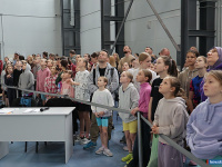 ����� 200 ���������� ��������� � ����� �� ������������