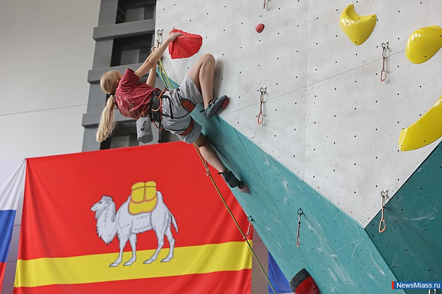 ����� 200 ���������� ��������� � ����� �� ������������. ���������� �� ������, ����������, ������� � ������� ����������� �� ������ ����������