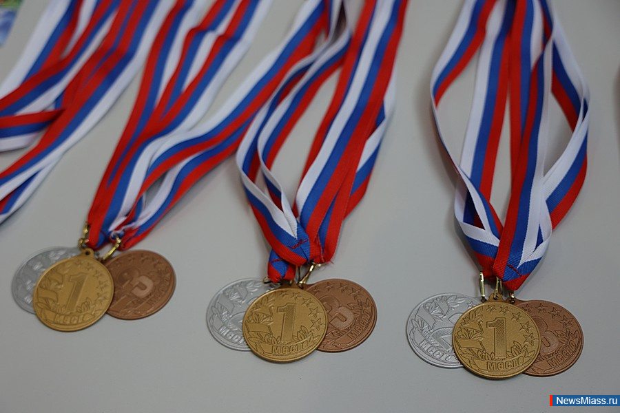 ����� 200 ���������� ��������� � ����� �� ������������. ���������� �� ������, ����������, ������� � ������� ����������� �� ������ ����������