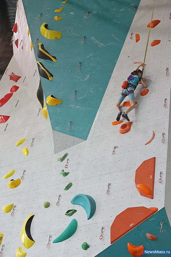 ����� 200 ���������� ��������� � ����� �� ������������. ���������� �� ������, ����������, ������� � ������� ����������� �� ������ ����������