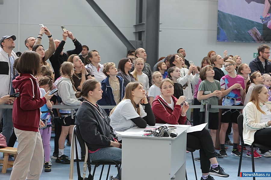 ����� 200 ���������� ��������� � ����� �� ������������. ���������� �� ������, ����������, ������� � ������� ����������� �� ������ ����������