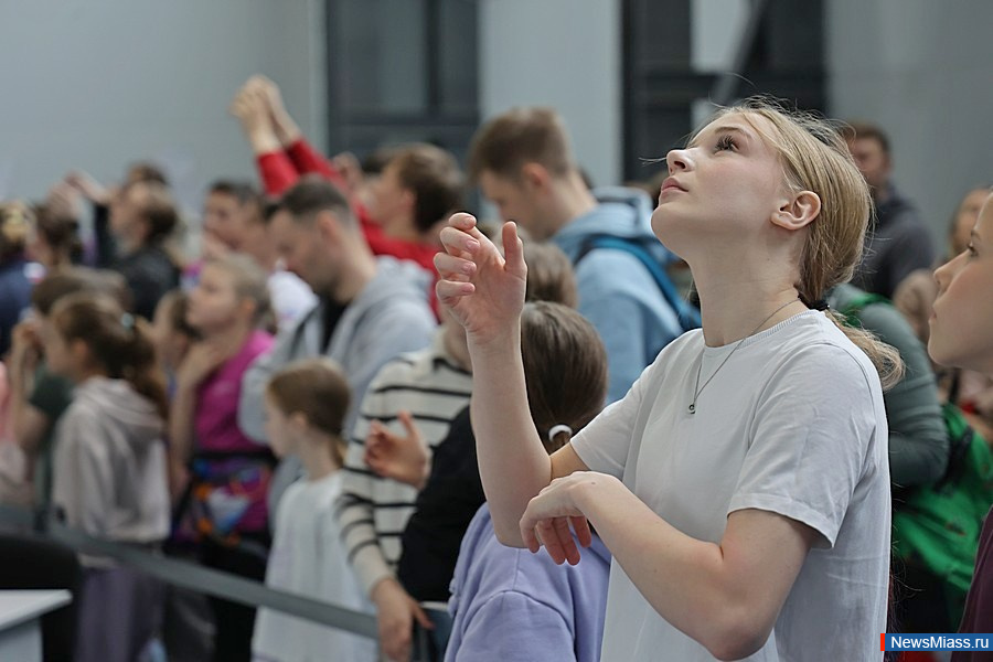 ����� 200 ���������� ��������� � ����� �� ������������. ���������� �� ������, ����������, ������� � ������� ����������� �� ������ ����������