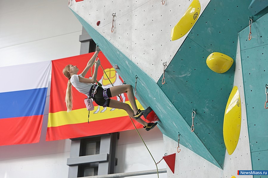 ����� 200 ���������� ��������� � ����� �� ������������. ���������� �� ������, ����������, ������� � ������� ����������� �� ������ ����������