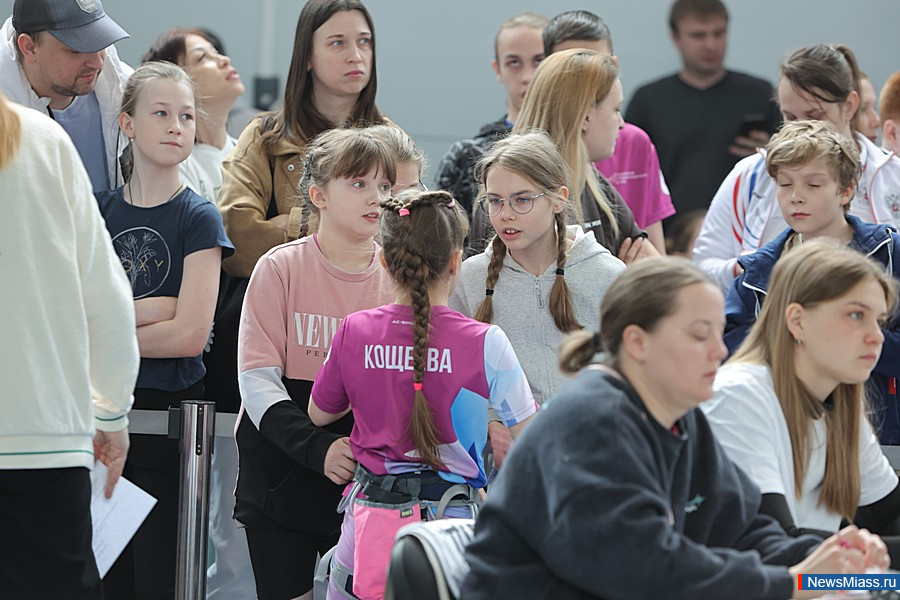 ����� 200 ���������� ��������� � ����� �� ������������. ���������� �� ������, ����������, ������� � ������� ����������� �� ������ ����������