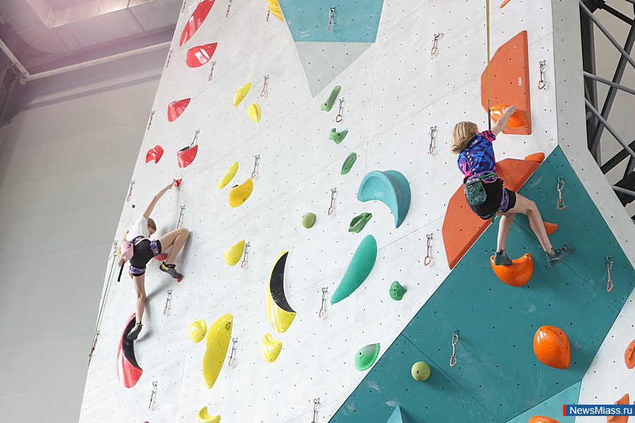 ����� 200 ���������� ��������� � ����� �� ������������. ���������� �� ������, ����������, ������� � ������� ����������� �� ������ ����������