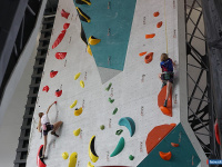 ����� 200 ���������� ��������� � ����� �� ������������