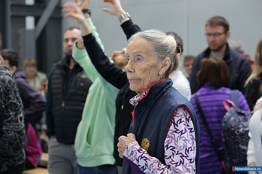 ����� 200 ���������� ��������� � ����� �� ������������. ���������� �� ������, ����������, ������� � ������� ����������� �� ������ ����������