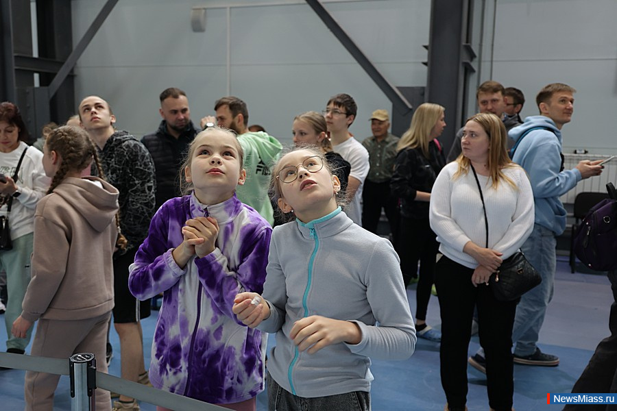 ����� 200 ���������� ��������� � ����� �� ������������. ���������� �� ������, ����������, ������� � ������� ����������� �� ������ ����������