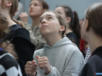 ����� 200 ���������� ��������� � ����� �� ������������