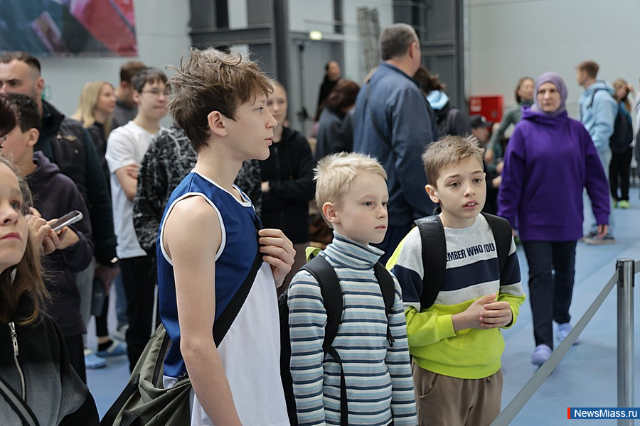 ����� 200 ���������� ��������� � ����� �� ������������. ���������� �� ������, ����������, ������� � ������� ����������� �� ������ ����������