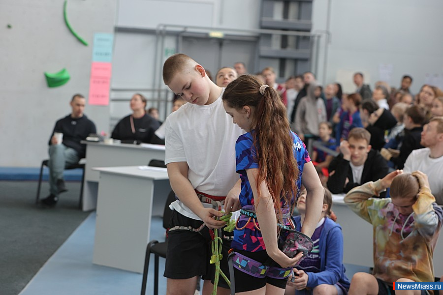 ����� 200 ���������� ��������� � ����� �� ������������. ���������� �� ������, ����������, ������� � ������� ����������� �� ������ ����������