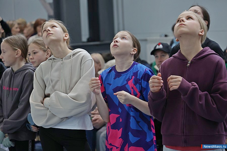 ����� 200 ���������� ��������� � ����� �� ������������. ���������� �� ������, ����������, ������� � ������� ����������� �� ������ ����������