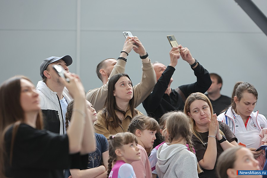 ����� 200 ���������� ��������� � ����� �� ������������. ���������� �� ������, ����������, ������� � ������� ����������� �� ������ ����������