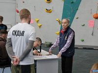 ����� 200 ���������� ��������� � ����� �� ������������