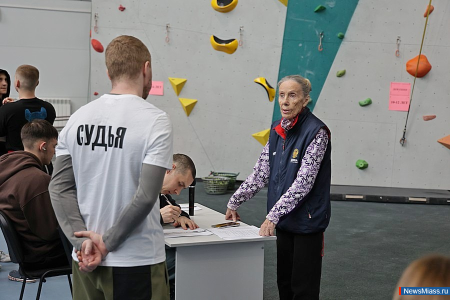 ����� 200 ���������� ��������� � ����� �� ������������. ���������� �� ������, ����������, ������� � ������� ����������� �� ������ ����������